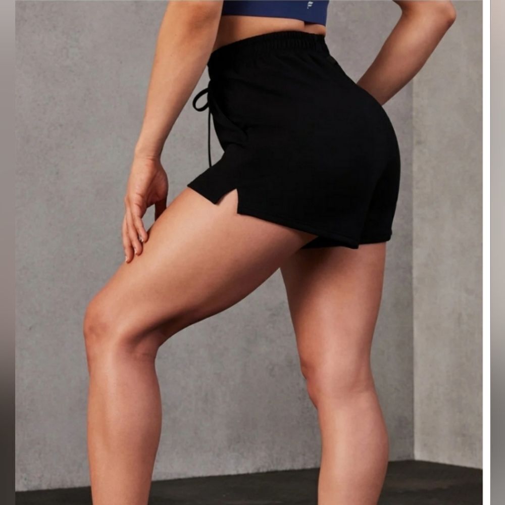 Fabletics Luxe Terry Sweatshort Size M in BLACK NWT in packaging‎